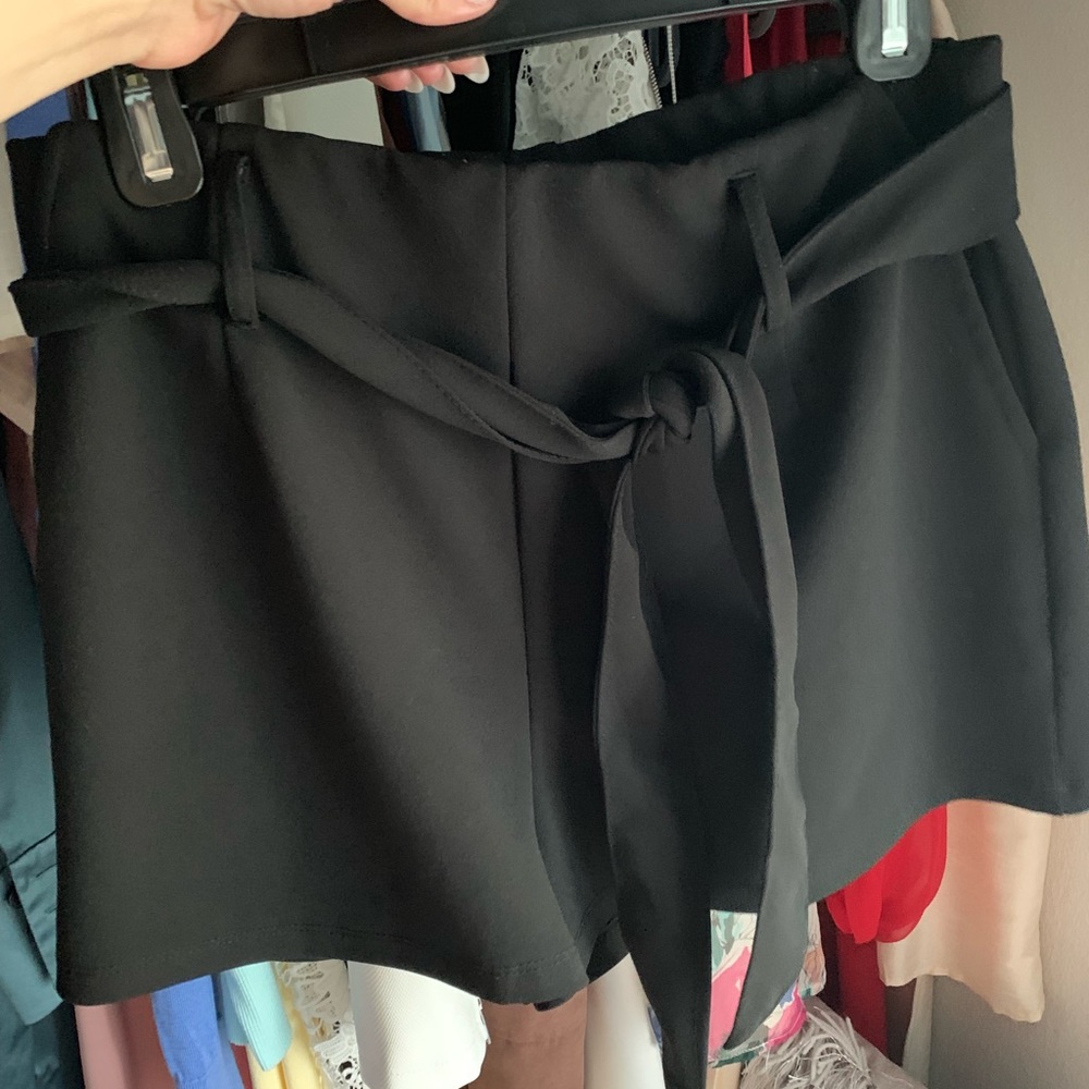 Black Wrinkle Free Shorts with Tie and Pockets